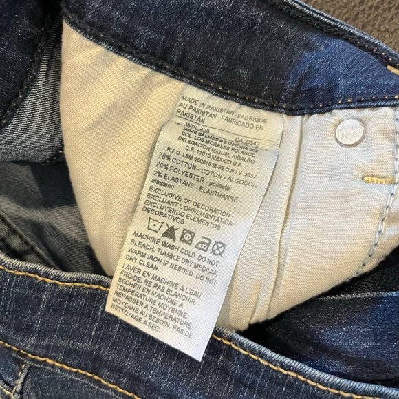 Signature Levi Strauss Ladies Modern Straight Jeans Size 12S / W31/ L30 - Picture 3 of 6